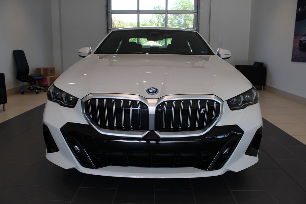 New 2027 BMW i5 xDrive40 w/ M Sport Package AWD/4WD image 12