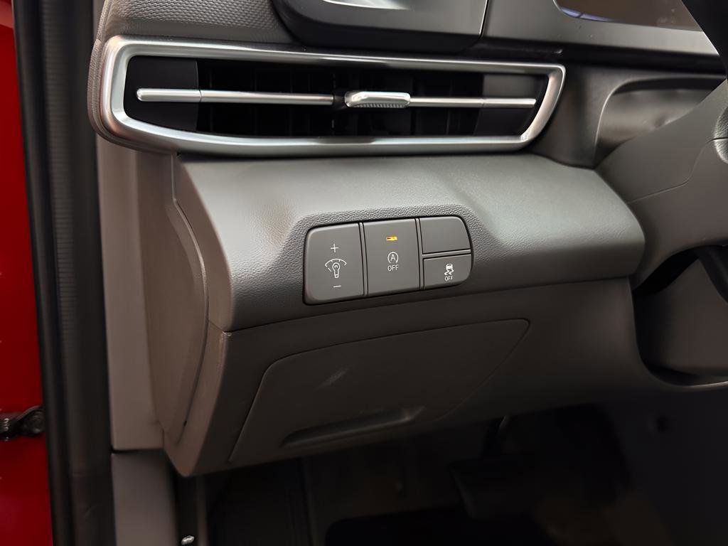 Used 2024 Hyundai Elantra SE FWD image 18