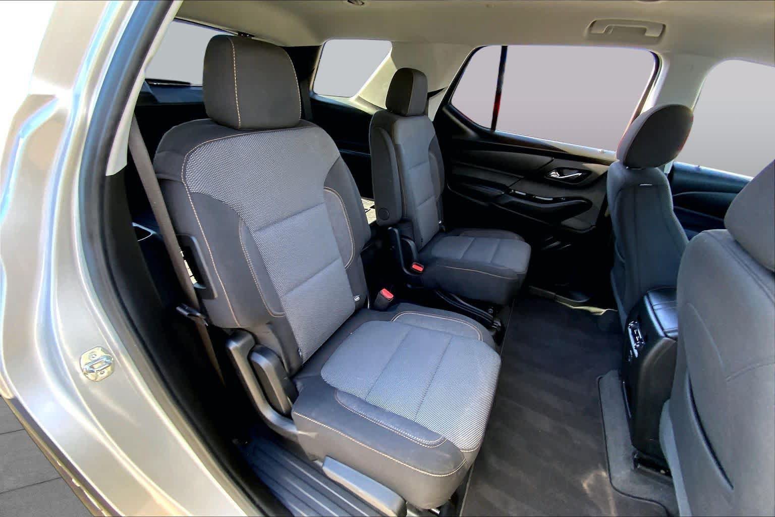 Used 2019 Chevrolet Traverse LT FWD image 20