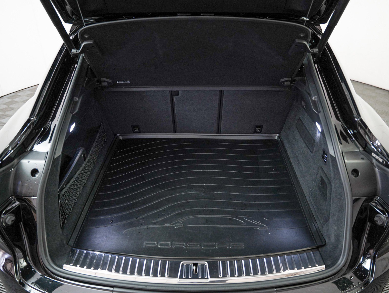 Certified 2023 Porsche Cayenne GTS image 26