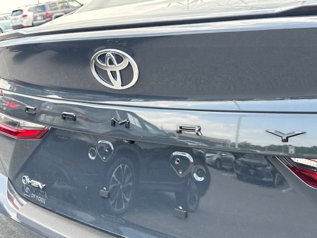 Used 2025 Toyota Camry SE w/ Convenience Package FWD image 17