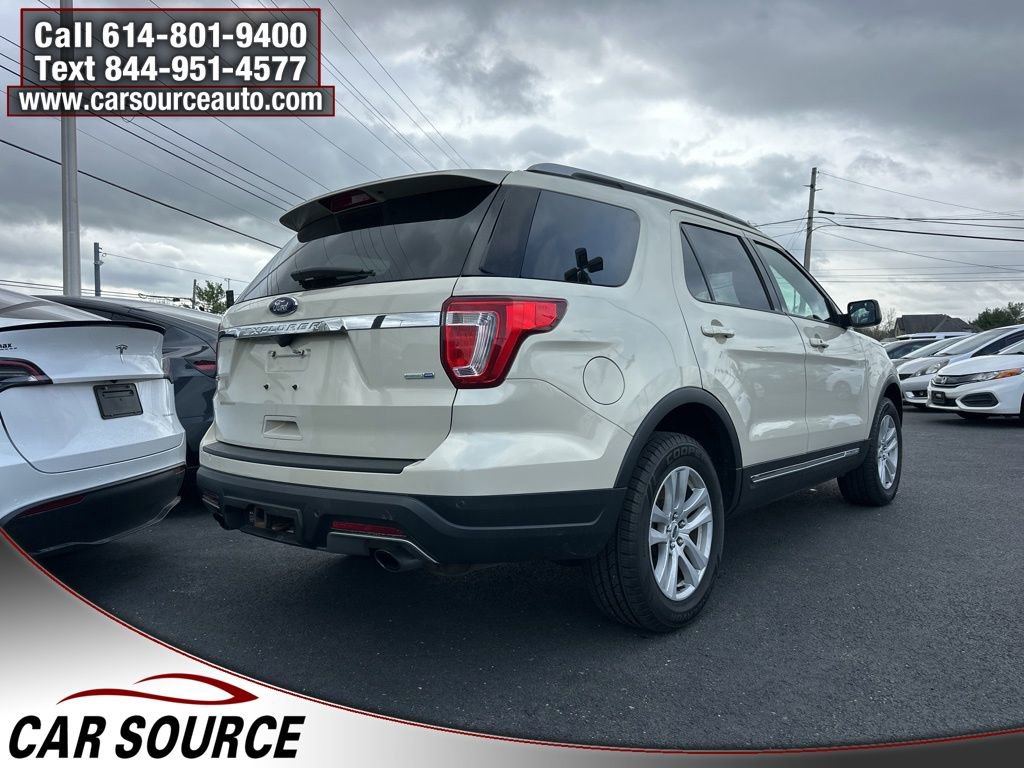 Used 2018 Ford Explorer XLT image 5