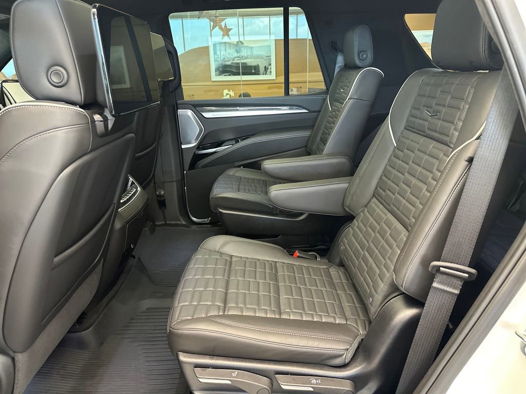 Used 2025 Cadillac Escalade V w/ LPO, ONYX Package AWD/4WD image 33