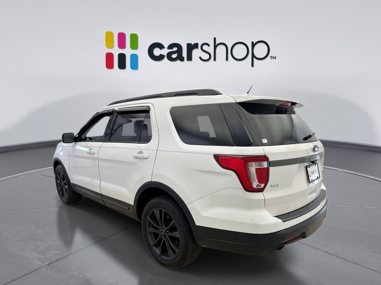 Used 2019 Ford Explorer XLT w/ Equipment Group 202A AWD/4WD image 3