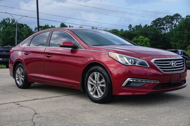 Used 2015 Hyundai Sonata SE w/ Winter Package FWD image 2
