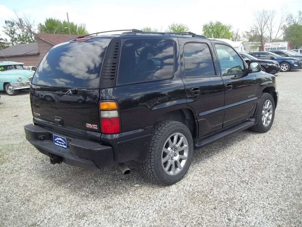 Used 2005 GMC Yukon Denali AWD/4WD image 3