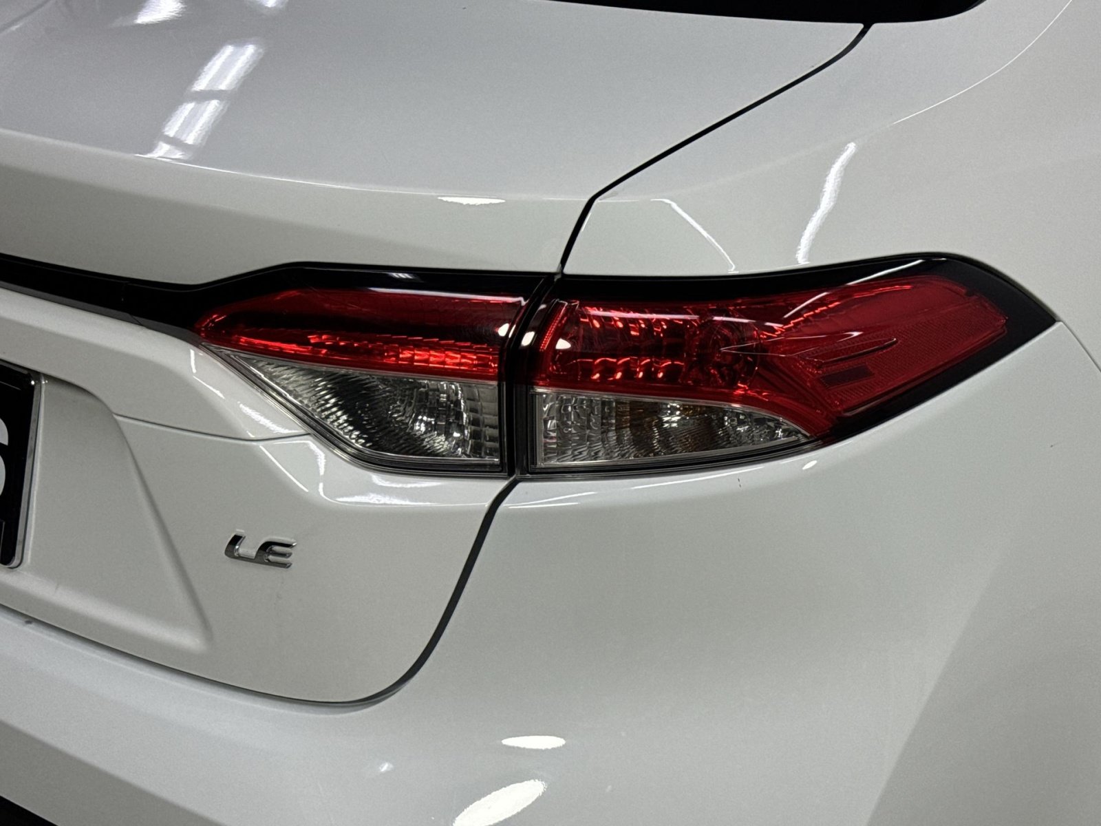 Used 2025 Toyota Corolla LE FWD image 38