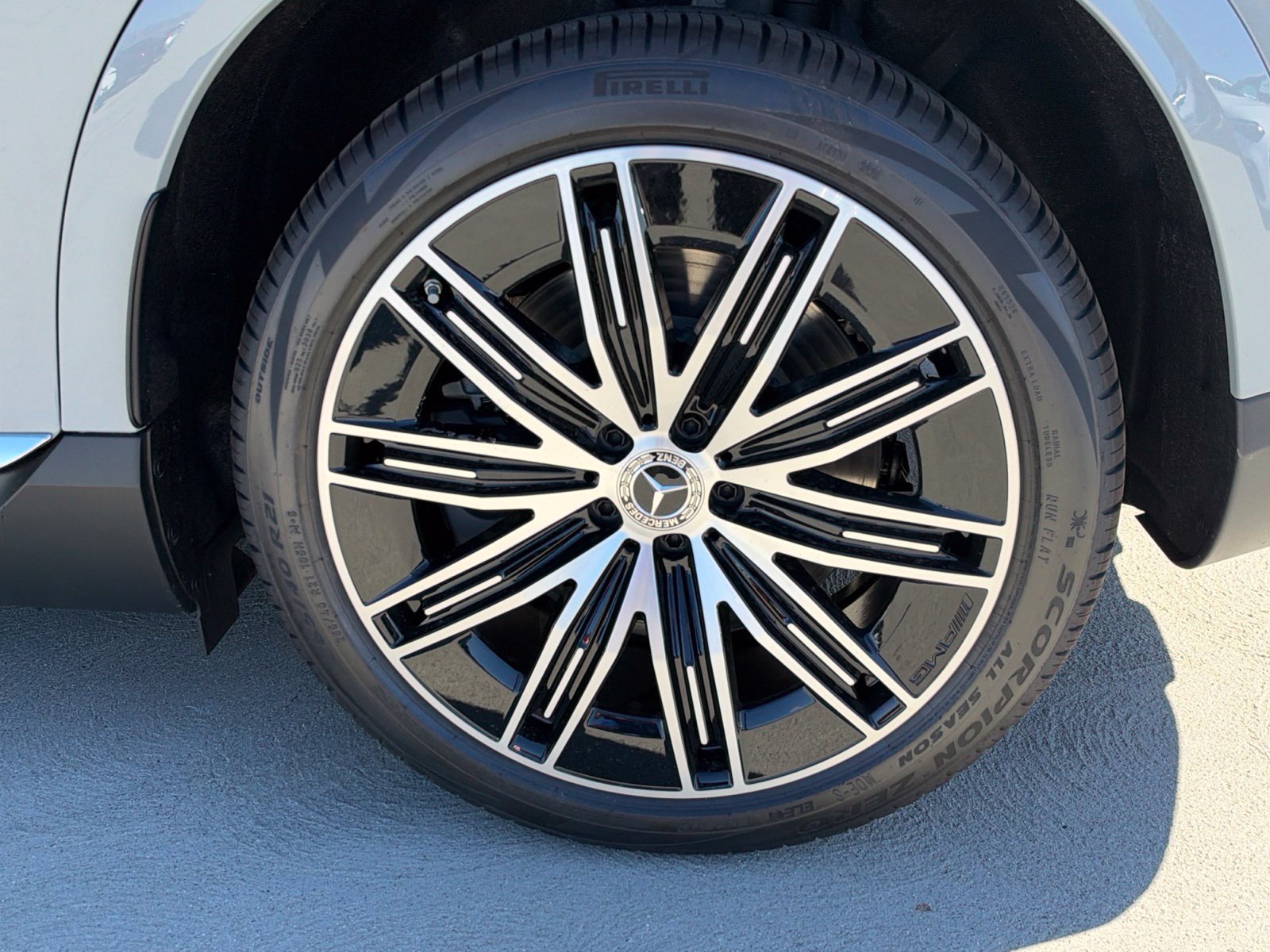 New 2027 Mercedes-Benz EQE 320 4MATIC SUV image 15