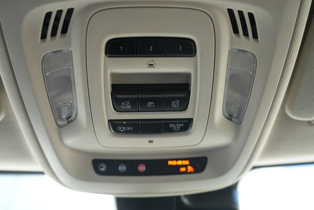 Used 2023 Buick Envision Avenir AWD/4WD image 31