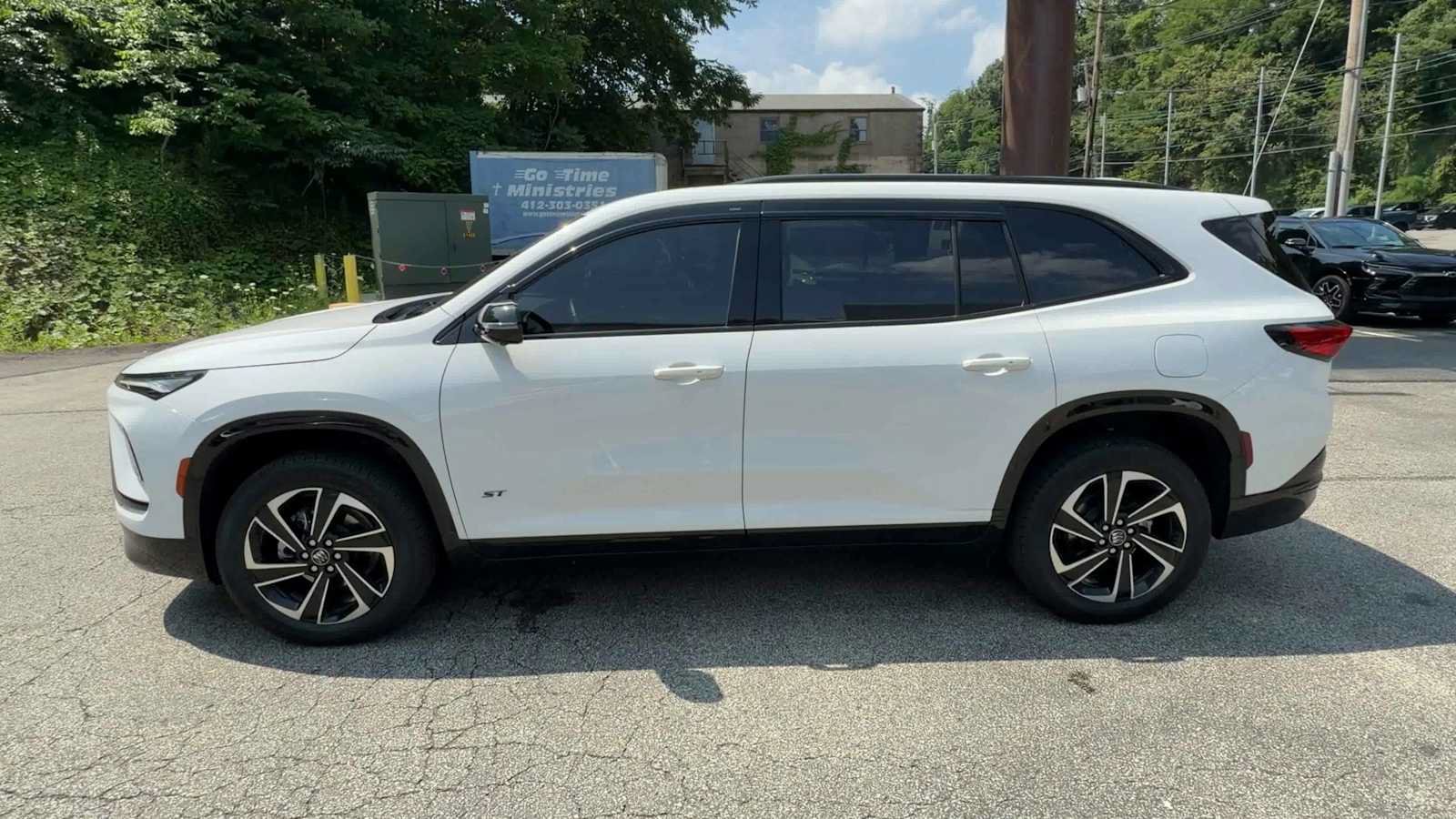 Certified 2026 Buick Enclave Sport Touring w/ Power Package AWD/4WD image 5