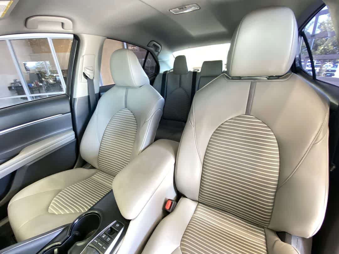 Used 2020 Toyota Camry SE w/ Carpet Mat Package FWD image 14