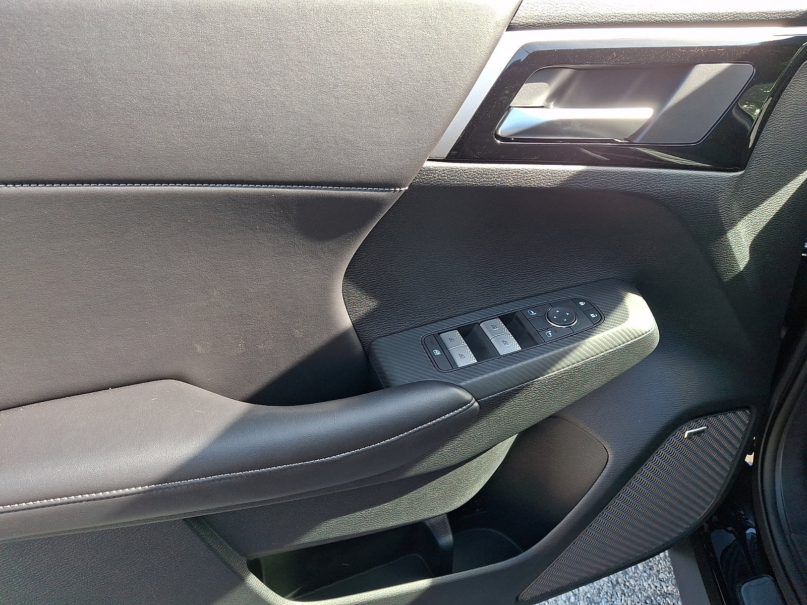 New 2026 Mitsubishi Outlander LE AWD/4WD image 11