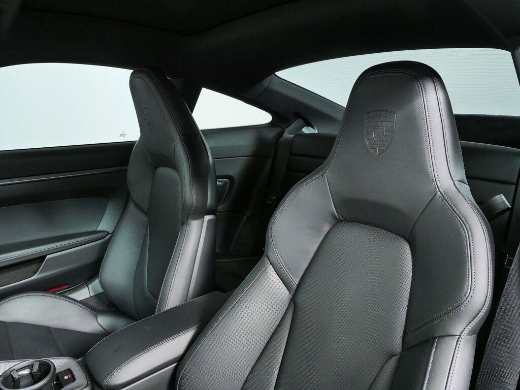 Certified 2025 Porsche 911 Carrera RWD image 5