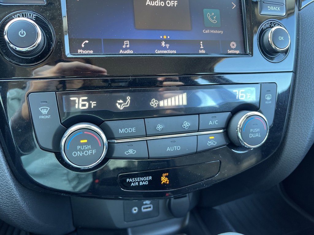 Used 2022 Nissan Rogue Sport SV w/ Technology Package image 12