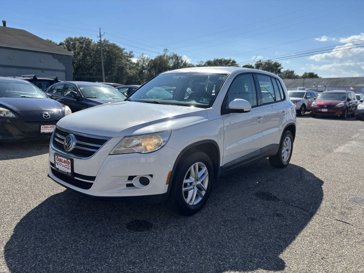 Used 2011 Volkswagen Tiguan S image 3