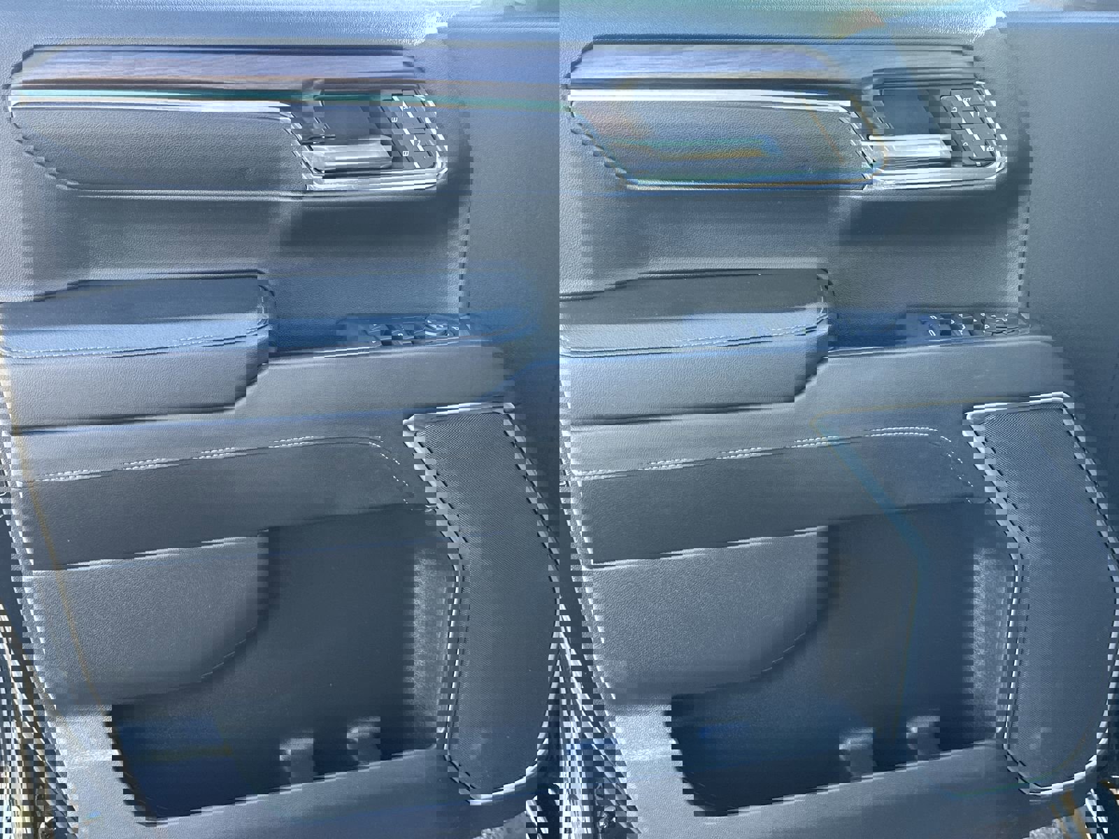 Certified 2024 GMC Sierra 1500 SLT image 14