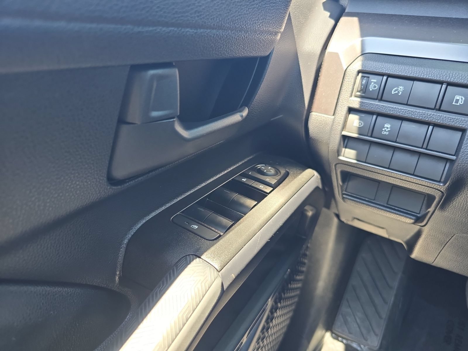 Certified 2025 Toyota 4Runner SR5 AWD/4WD image 23