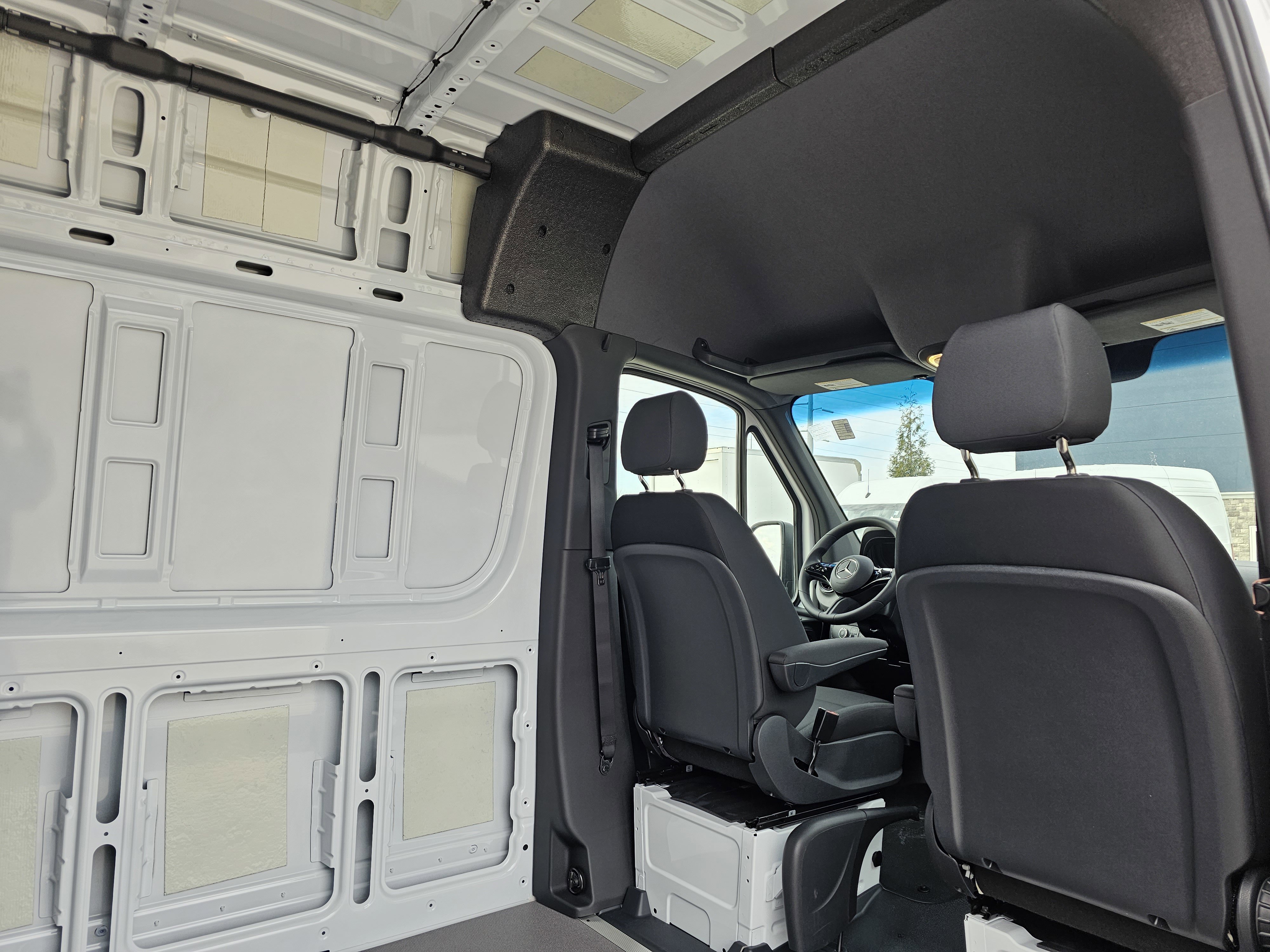 New 2025 Mercedes-Benz Sprinter 2500 image 25