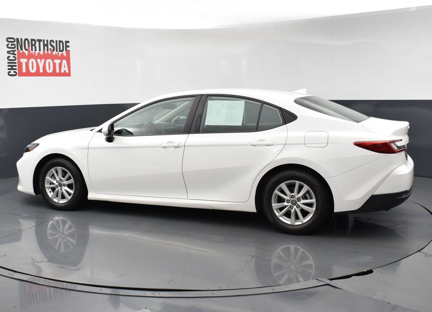 Used 2025 Toyota Camry LE FWD image 2
