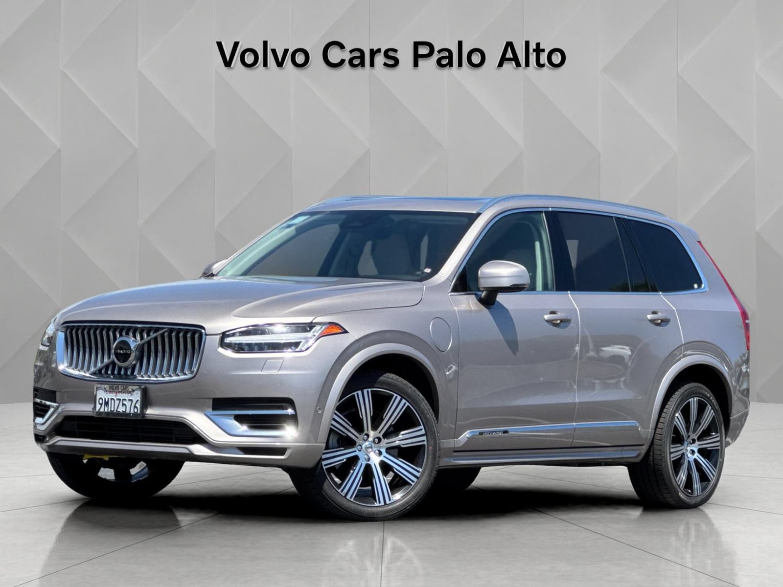 Certified 2024 Volvo XC90 T8 Plus w/ Protection Package Premier AWD/4WD image 2