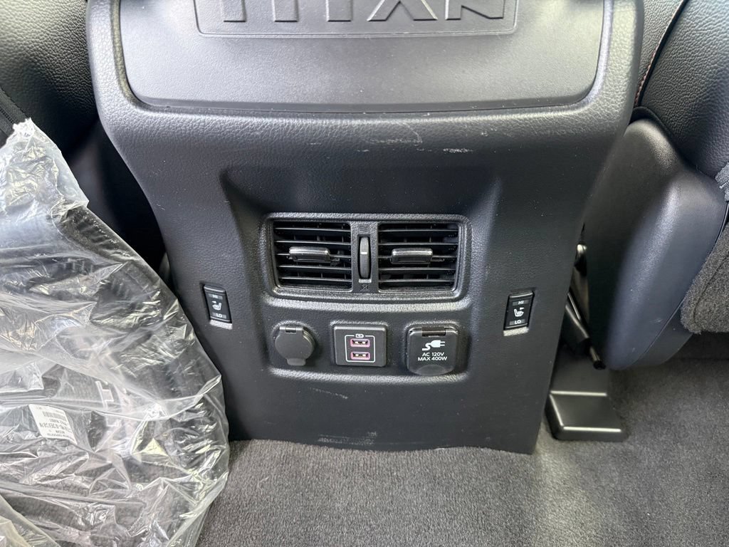 Used 2024 Nissan Titan PRO-4X w/ Pro-4x Convenience Package AWD/4WD image 16