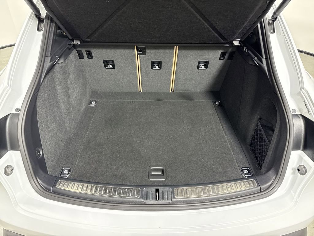 Certified 2025 Porsche Macan image 21