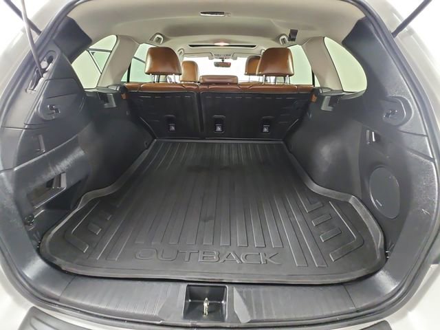 Used 2018 Subaru Outback 2.5i Touring AWD/4WD image 16