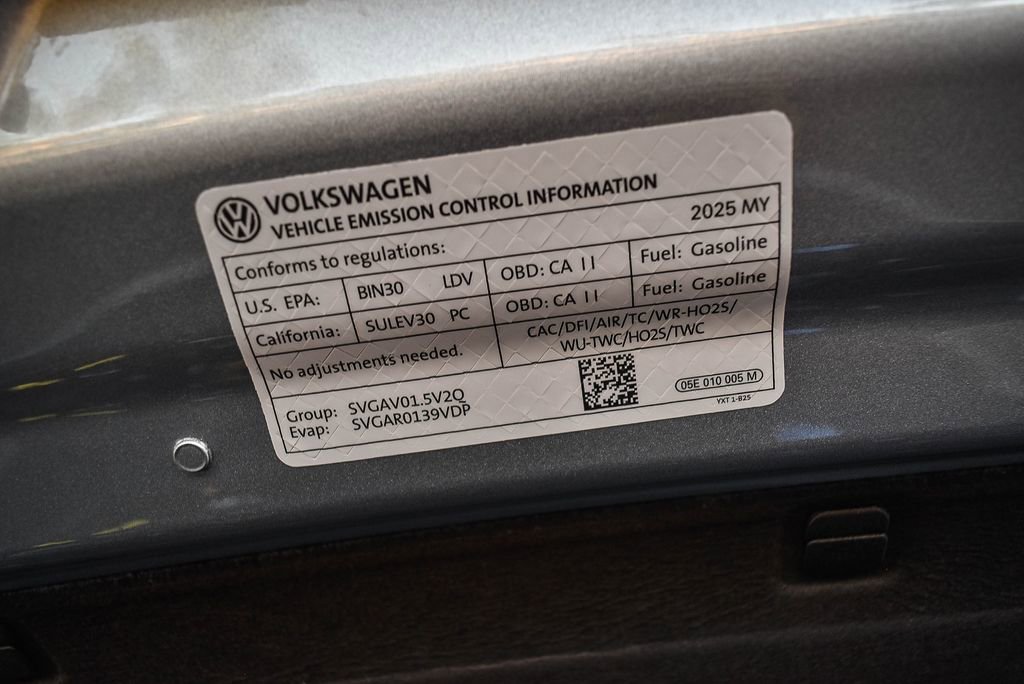 Used 2025 Volkswagen Jetta SE image 28