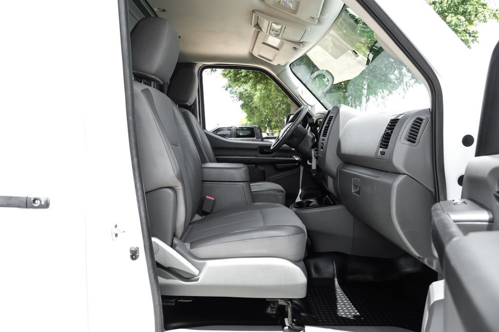 Used 2020 Nissan NV 2500 SV RWD image 31