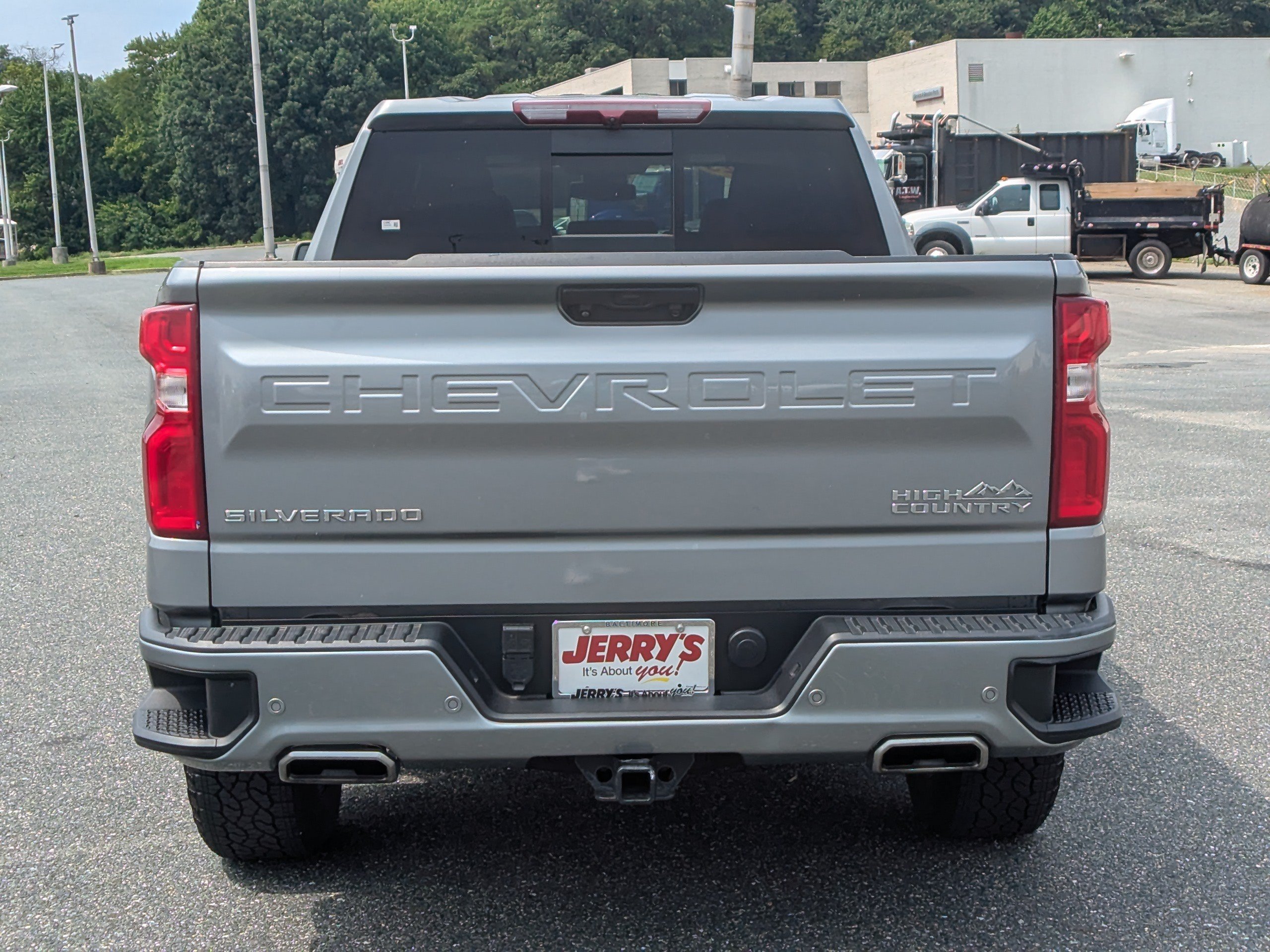 Used 2023 Chevrolet Silverado 1500 High Country w/ Z71 Off-Road Package AWD/4WD image 7