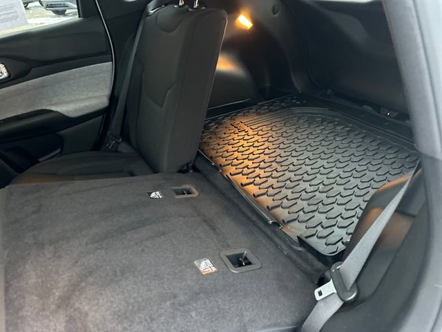 Used 2025 Jeep Compass Sport image 40