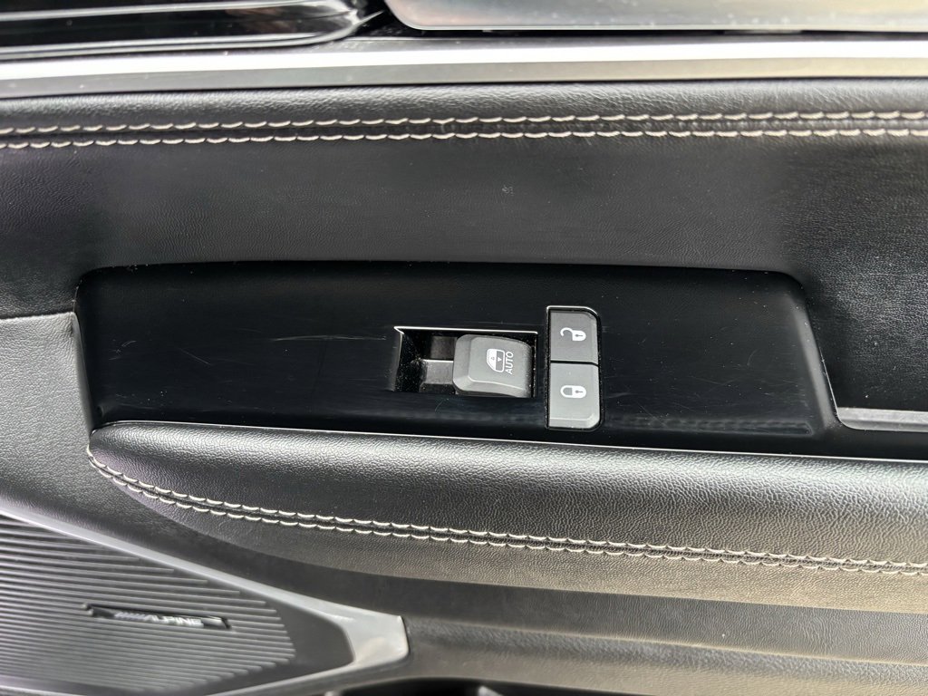 Used 2024 Jeep Wagoneer L Series II w/ Flexible Seating Group image 27