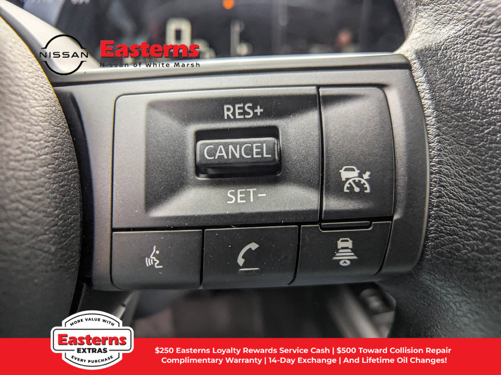 Used 2025 Nissan Kicks SV AWD/4WD image 27