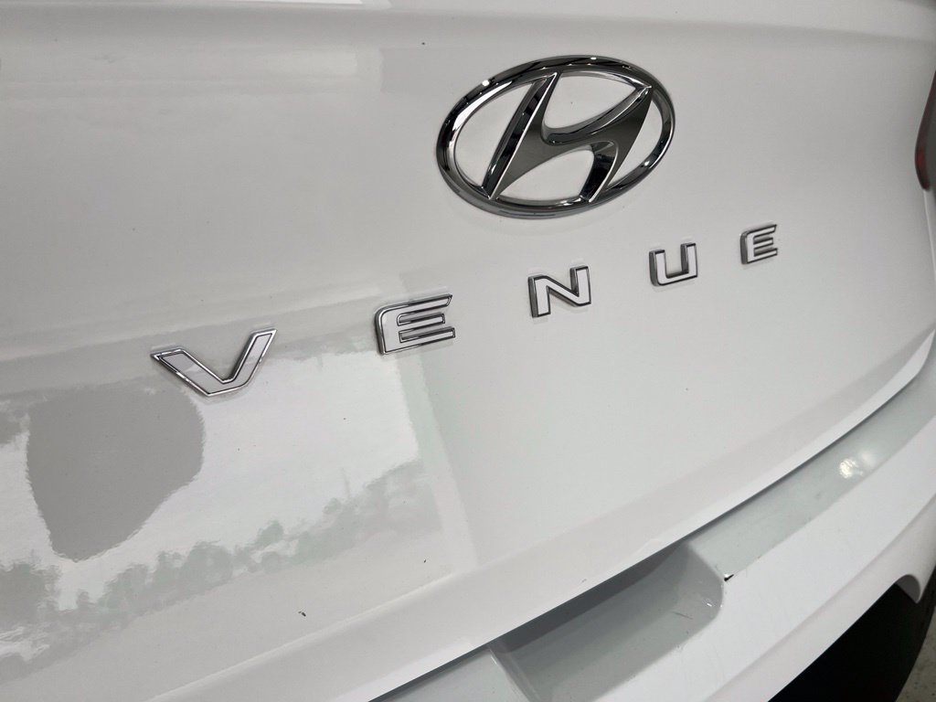 Used 2025 Hyundai Venue SEL FWD image 29