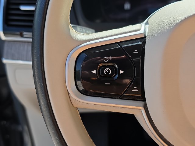 Used 2023 Volvo XC90 B6 Plus w/ Protection Package Premier AWD/4WD image 32
