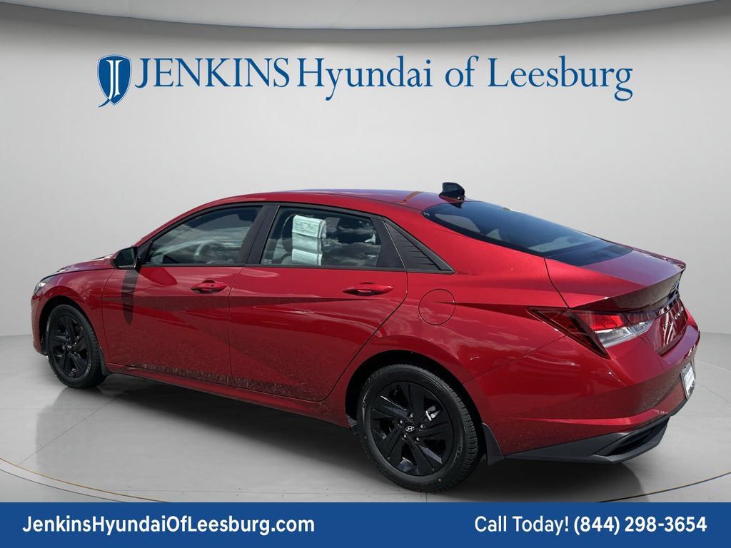 Certified 2023 Hyundai Elantra SEL w/ Preferred Accessory Package FWD image 7
