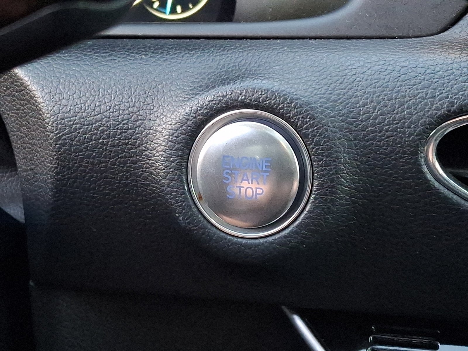 Used 2023 Hyundai Sonata Limited w/ Preferred Accessory Package FWD image 28
