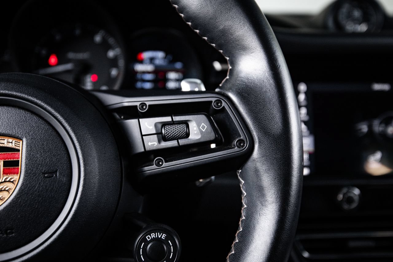 Certified 2024 Porsche Macan Turbo AWD/4WD image 16
