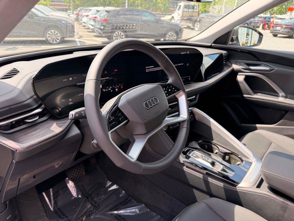 Certified 2025 Audi Q5 Premium w/ Convenience Package AWD/4WD image 11