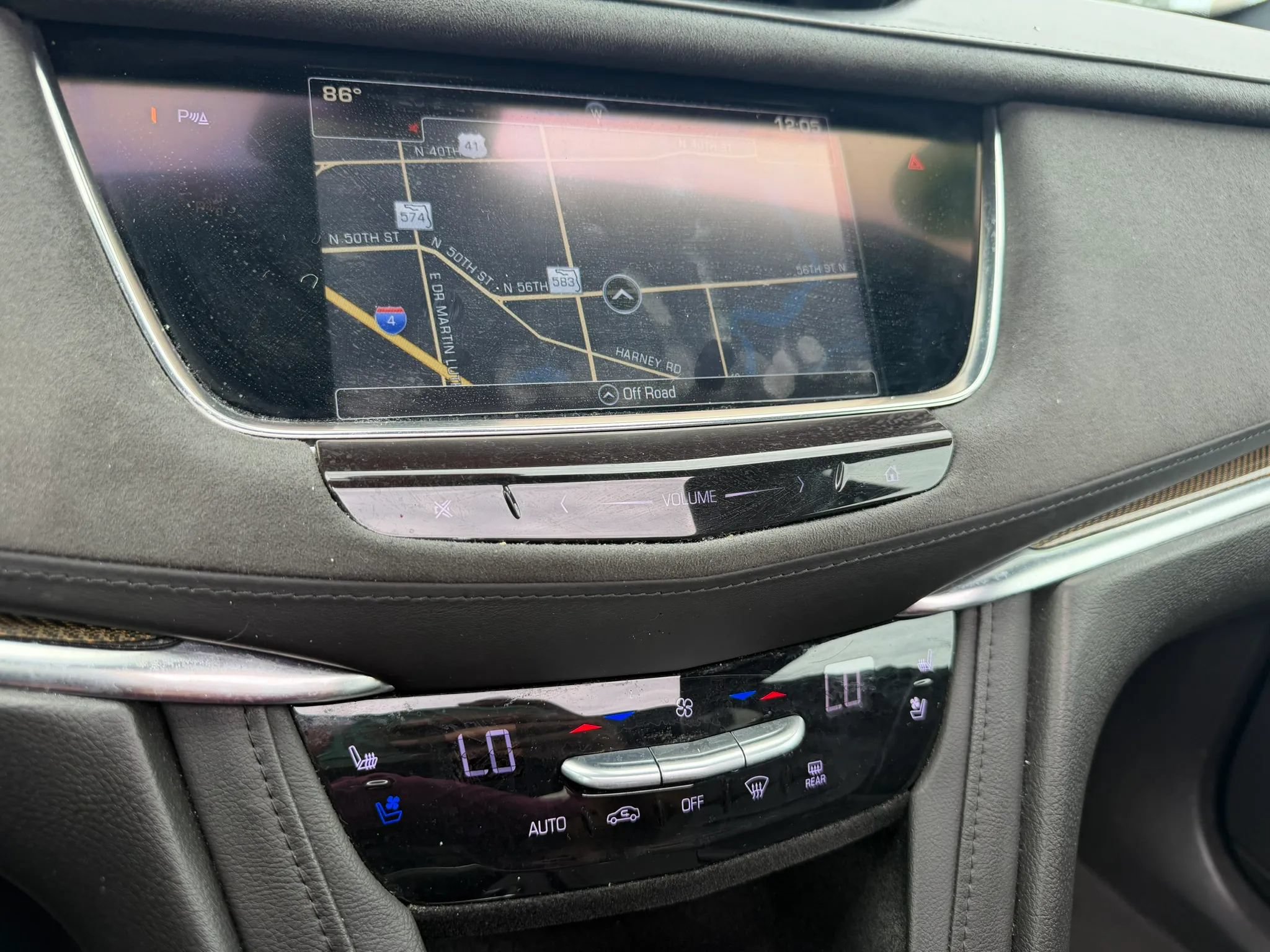 Used 2017 Cadillac XT5 Platinum AWD/4WD image 17