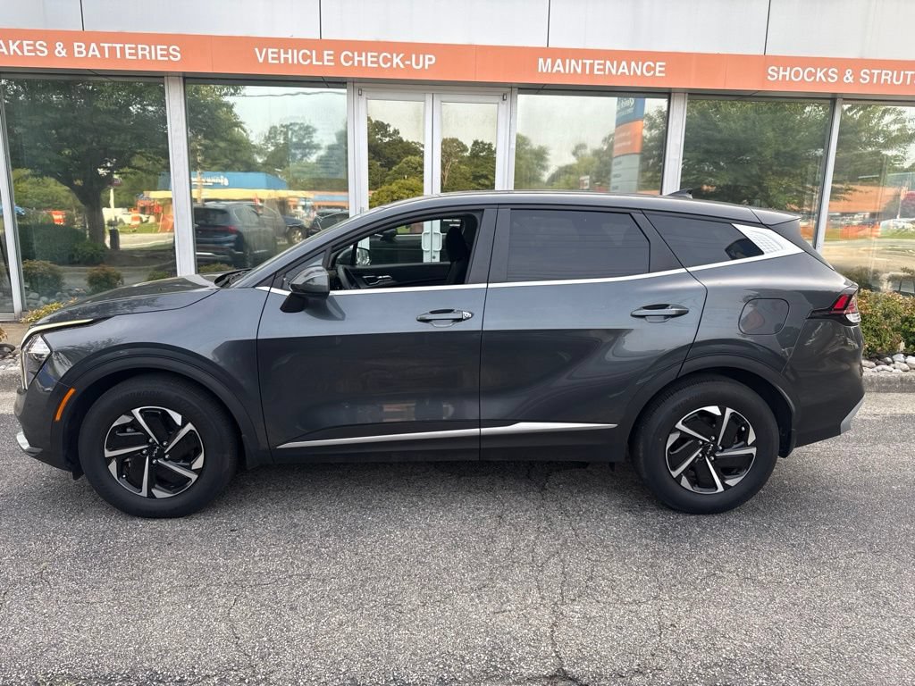 Used 2023 Kia Sportage LX FWD image 3