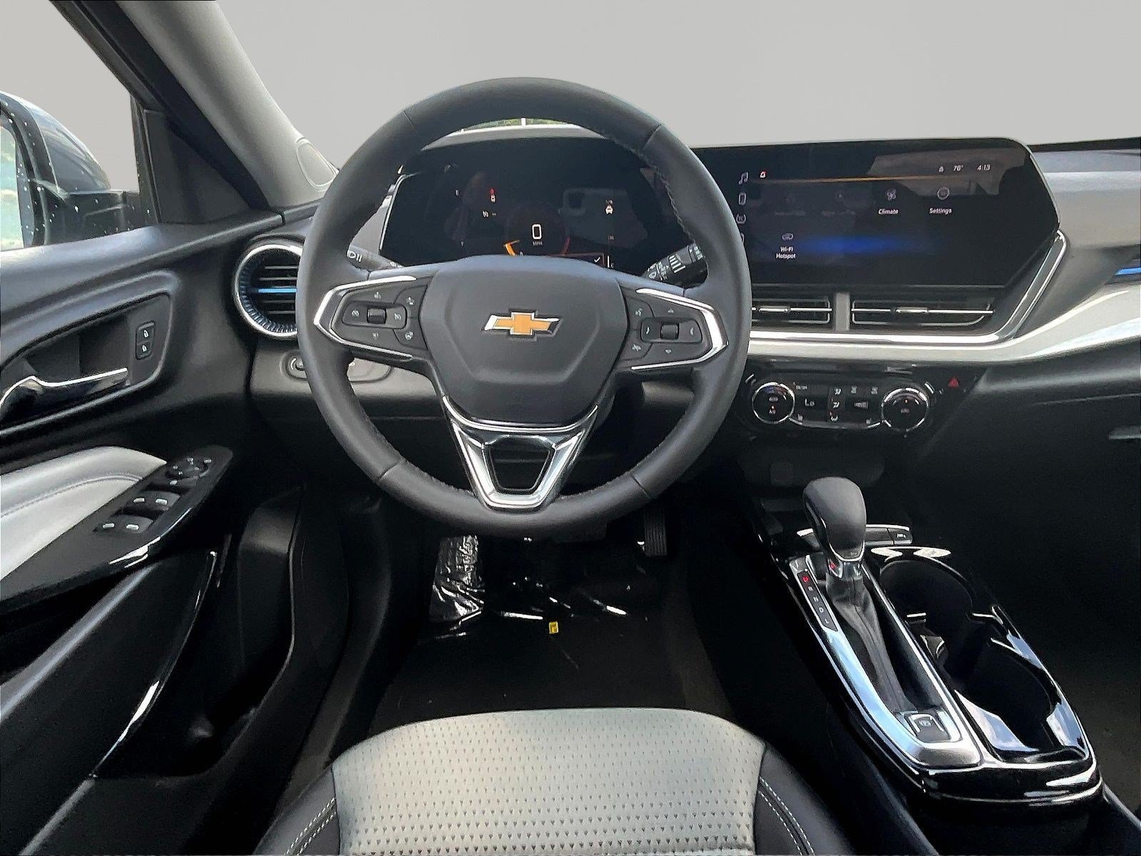New 2026 Chevrolet Trax LT w/ Sunroof Package FWD image 9