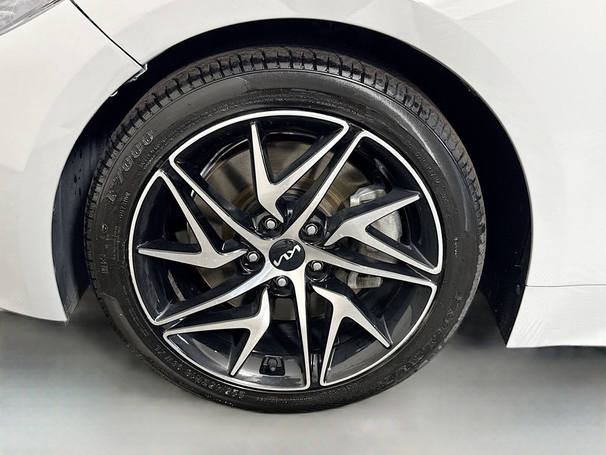 Used 2023 Kia Stinger GT-Line w/ Sun & Sound Package RWD image 38