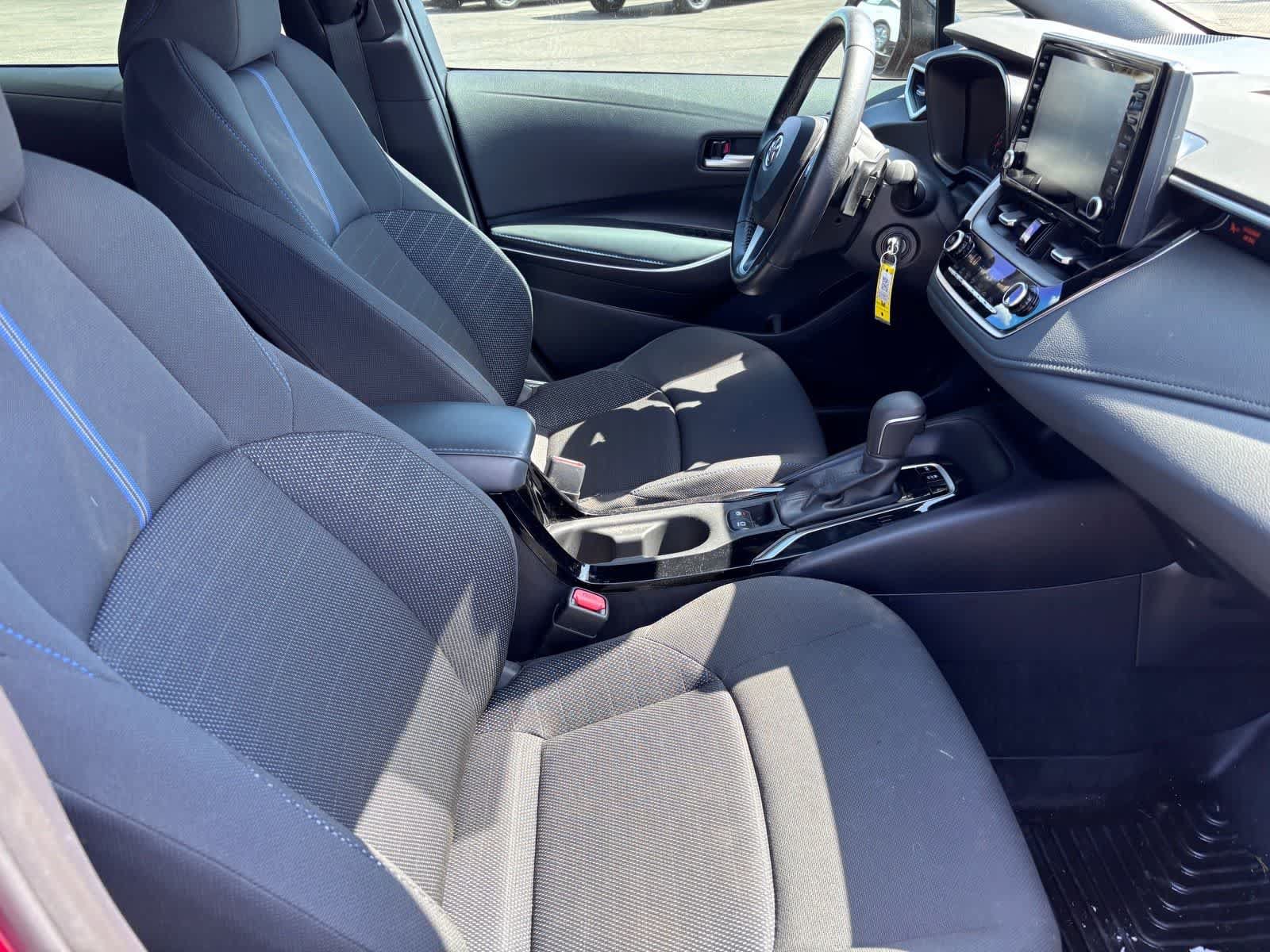 Used 2022 Toyota Corolla SE w/ Carpet Mat Package (TMS) FWD image 9