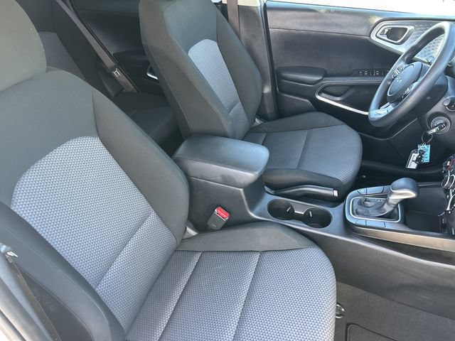 Used 2024 Kia Soul LX w/ Option Group 015 FWD image 31