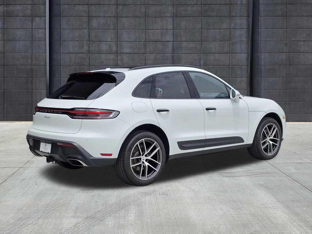Used 2026 Porsche Macan AWD/4WD image 8