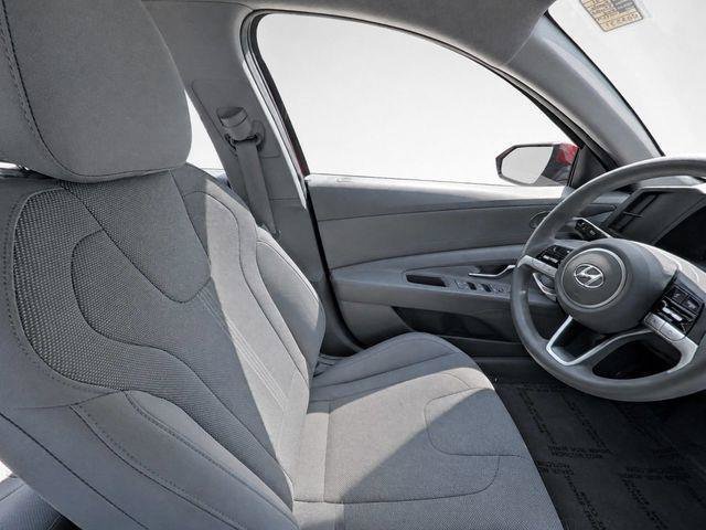 Used 2021 Hyundai Elantra SE FWD image 15
