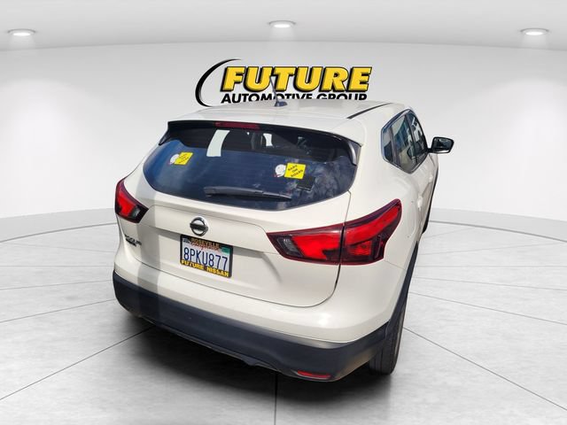 Used 2019 Nissan Rogue Sport S FWD image 4