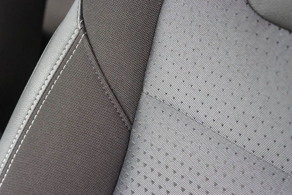 Used 2025 Chevrolet Trax LT w/ LT Convenience Package image 24