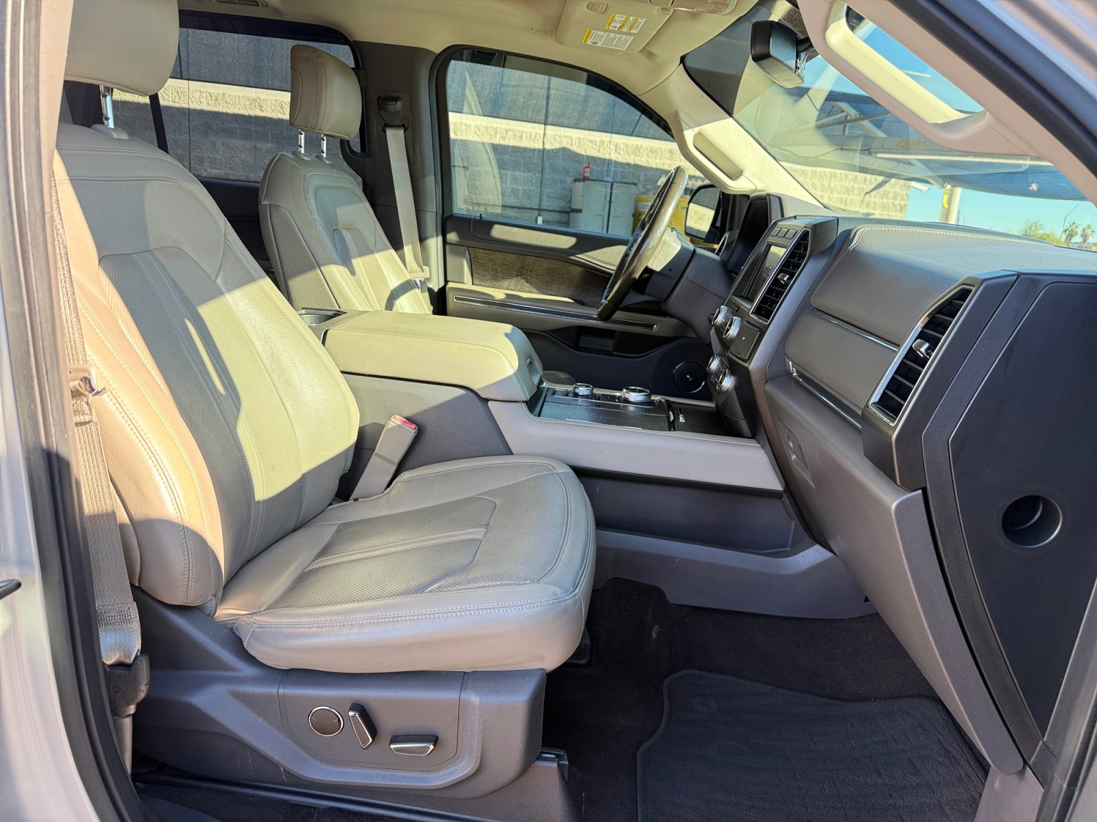 Used 2019 Ford Expedition Limited image 30